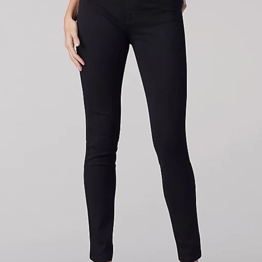 Lee Women’s Sculpting Pull On Slim Pant NWOT Size 8Short